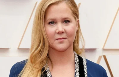Detaliul care a infuriat parintii. Ce a postat actrita Amy Schumer despre fiul ei