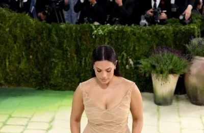 Adevarul despre rochia de la Met Gala. A fost cusuta direct pe corpul lui Ashley Graham