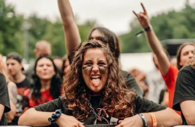Surpriza uriașă pentru fanii rock. 100 de trupe vin în România, cât costă biletele