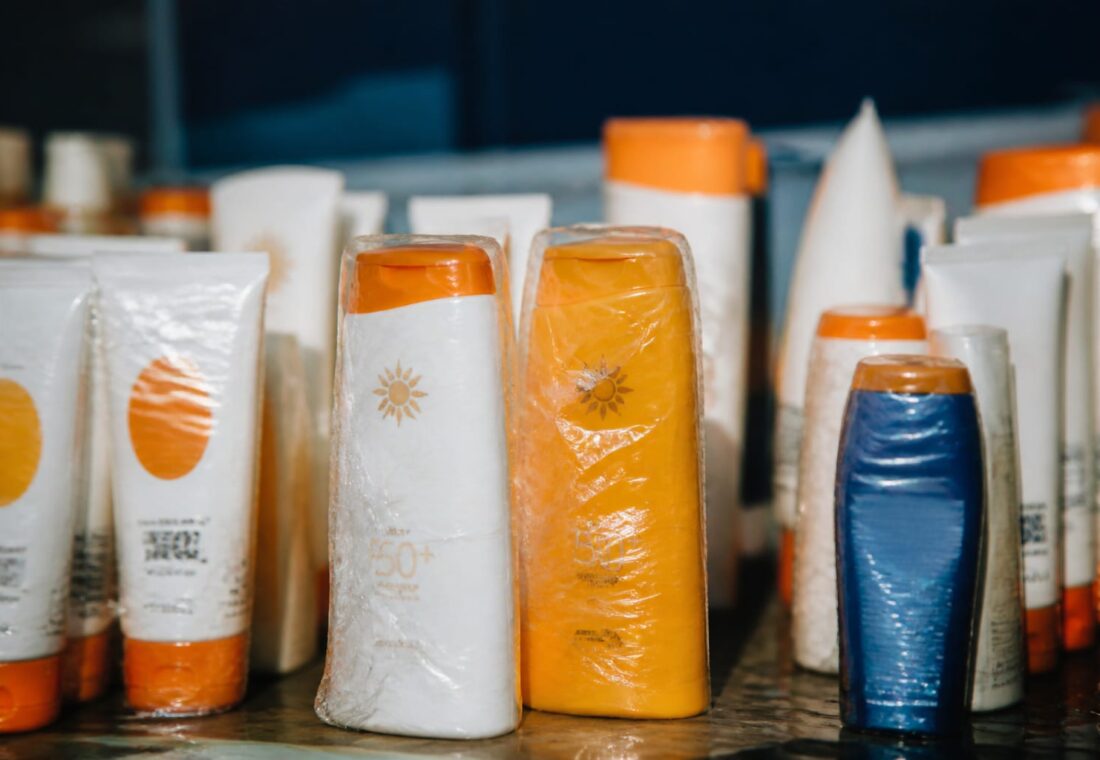 Ce se întâmplă cu cremele SPF de pe piață. Avertismentul oficial care vizeaza milioane de femei