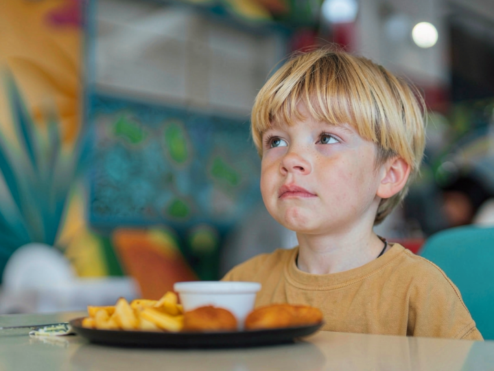 5 alimente populare pe care un cardiolog american recomandă să le limitezi în dieta copiilor