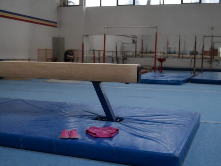 Fiica Larisei Iordache a urcat pentru prima dată pe bârnă la un an și jumătate