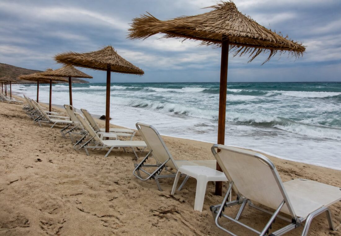 Vacanța în Grecia sub alertă: Incendii de vegetație și vânt puternic în Halkidiki și alte regiuni