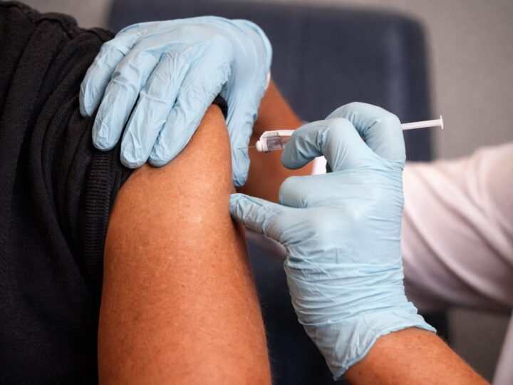 Vaccinul hexavalent ar putea însemna mai puține înțepături pentru bebeluși