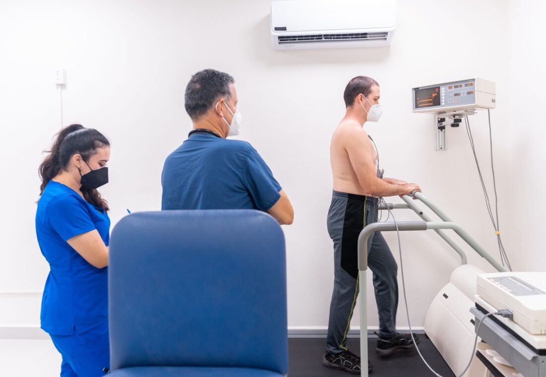 Recuperarea cardiacă prin exerciții poate reduce cu 35% riscul de internare la pacienții cu boală coronariană