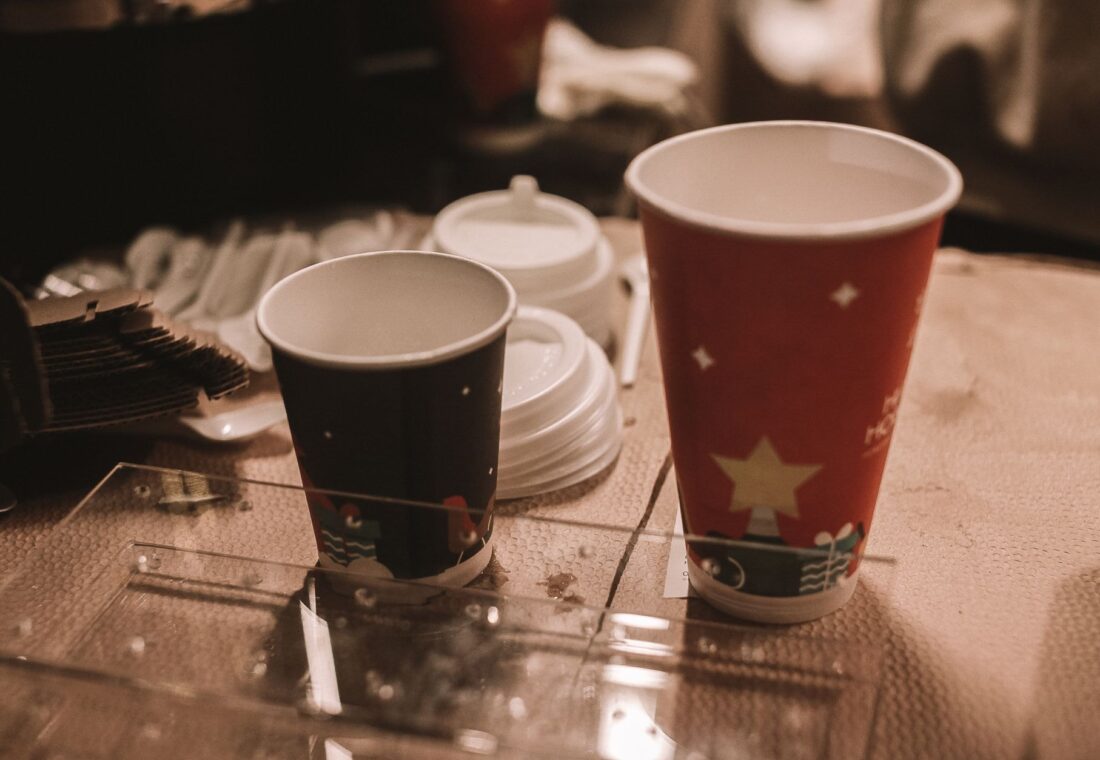 Una până la trei cești de cafea pe zi sunt asociate cu beneficii, dar ora consumului poate afecta somnul