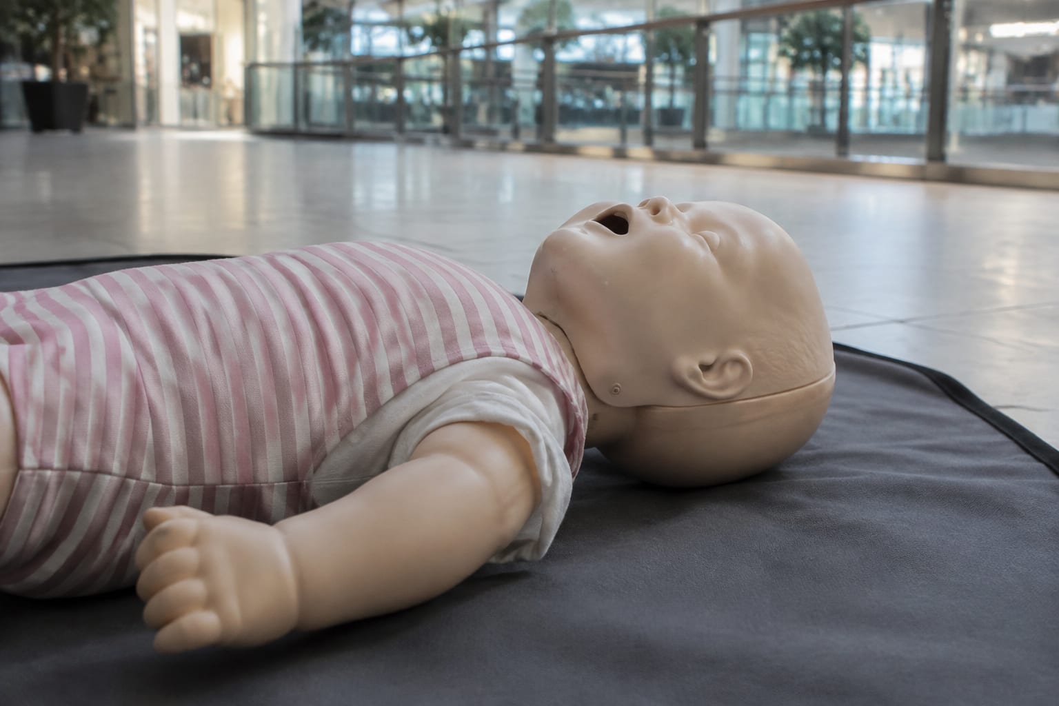 Sibienii pot exersa gratuit resuscitarea și primul ajutor pentru sugari pe 17 octombrie